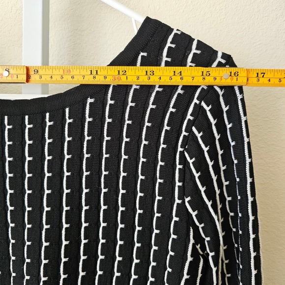 LEO & UGO Women's Black & White Striped Pullover Fit & Flare Zip Sweater Sz US 8 - Picture 12 of 14